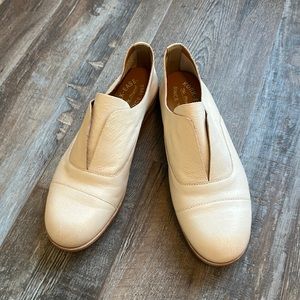 Kork-Ease brand new, without box, leather Oxford style shoes. Size 9